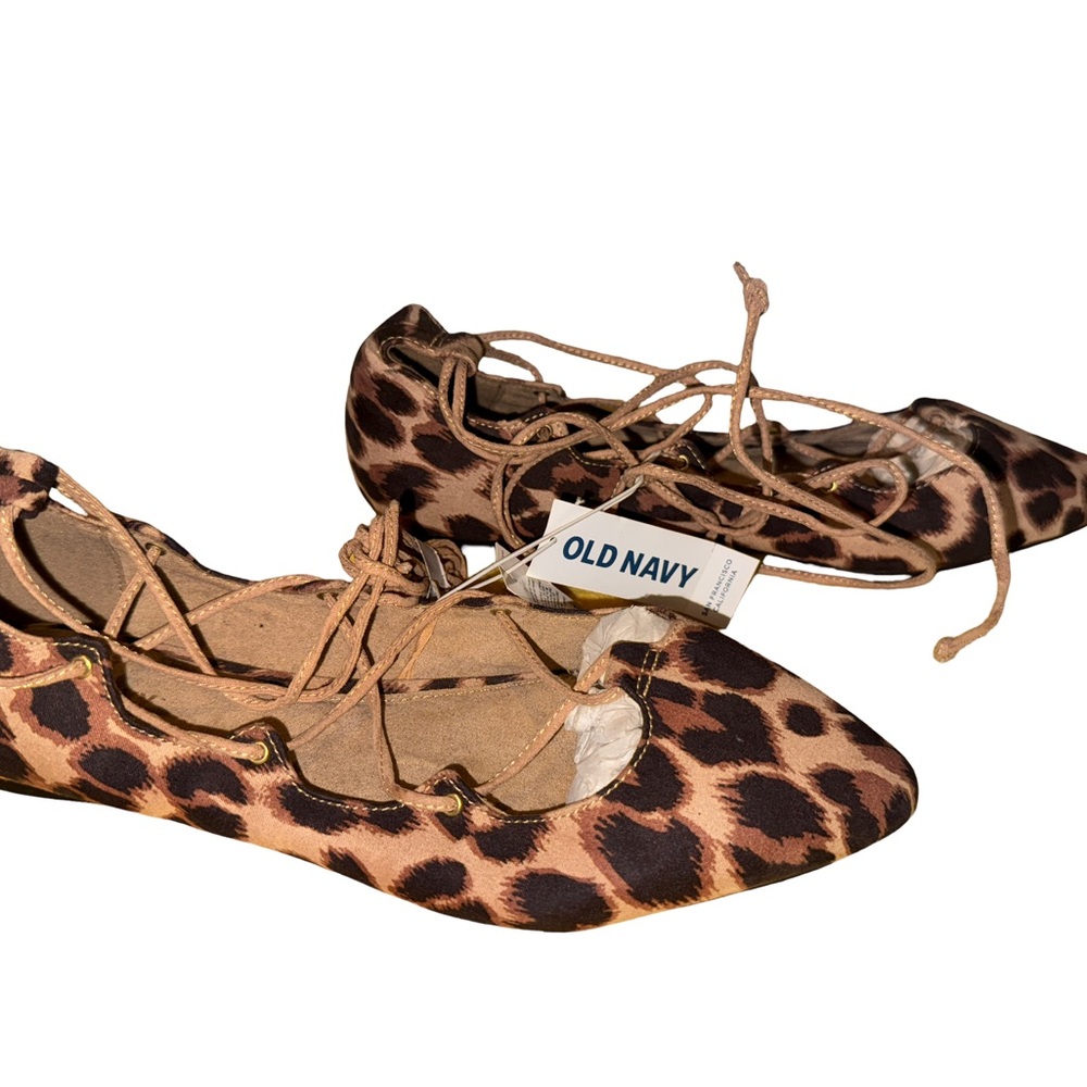NEW w. Tags Size 9 Cheetah Old Navy Flats